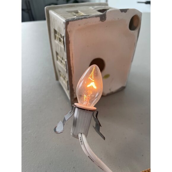 Vintage Winter Valley Ceramic Schoolhouse Lighted Display Holiday Decoration - Picture 5 of 9